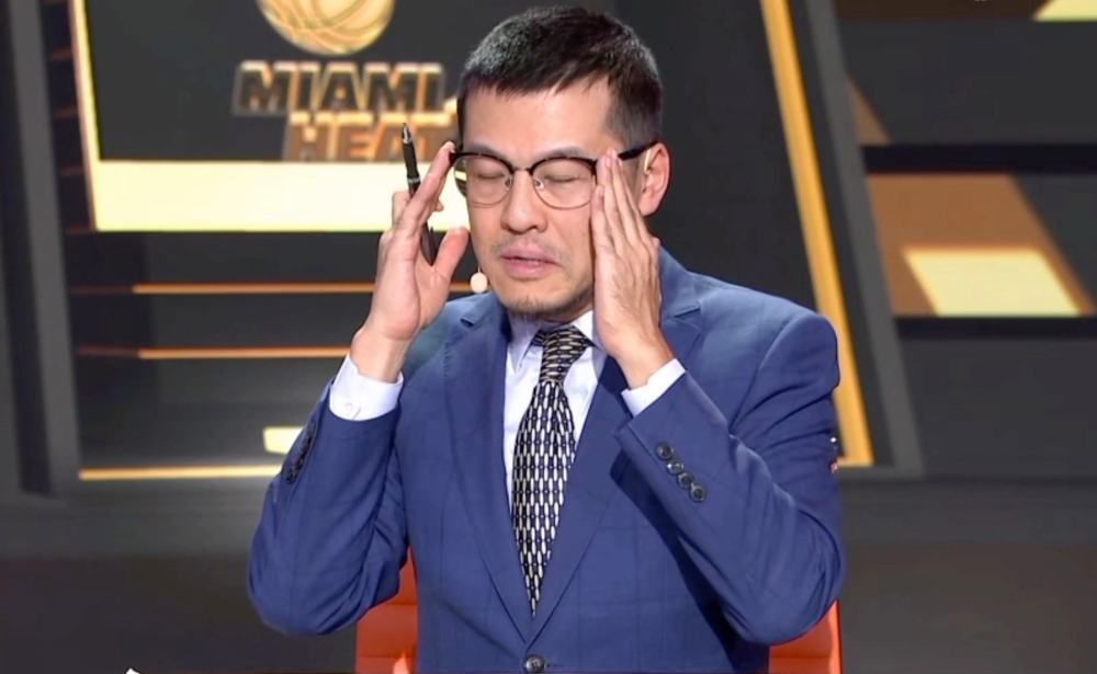 被女同学脱裤子玩jiji